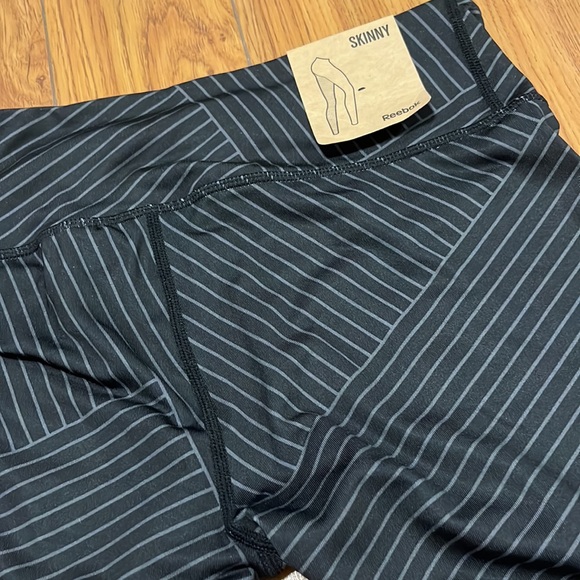 NWT Reebok leggings - Picture 2 of 3
